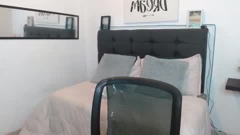 vane online show from November 4, 7:35 pm