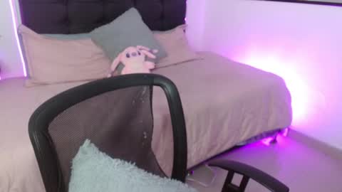 vane online show from February 17, 9:21 pm