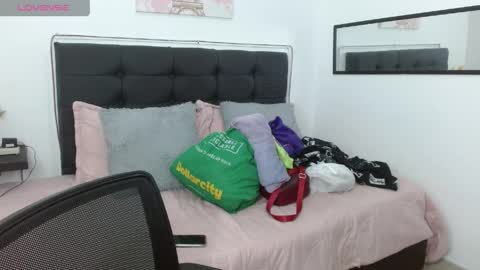 vane online show from April 3, 8:29 pm