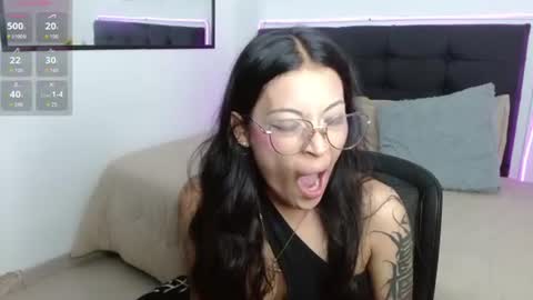 Snapshot of vannesweet_ chatting on July 13, 9:06 pm vane online show from July 13, 9:06 pm