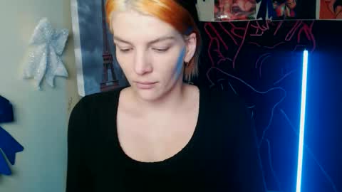 Snapshot of vanrey_ chatting on February 6, 5:49 pm Vanessa online show from February 6, 5:49 pm