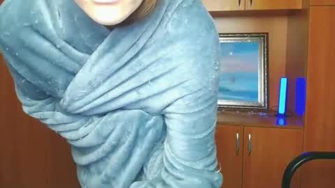 Snapshot of vanrey_ chatting on February 21, 5:36 pm Vanessa online show from February 21, 5:36 pm