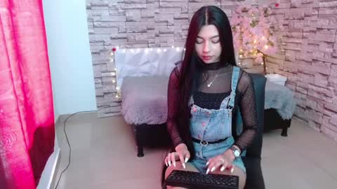 Snapshot of vanse_lust chatting on January 6, 7:35 pm Karuna online show from January 6, 7:35 pm
