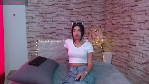Snapshot of vanse_lust chatting on February 4, 9:10 pm Karuna online show from February 4, 9:10 pm