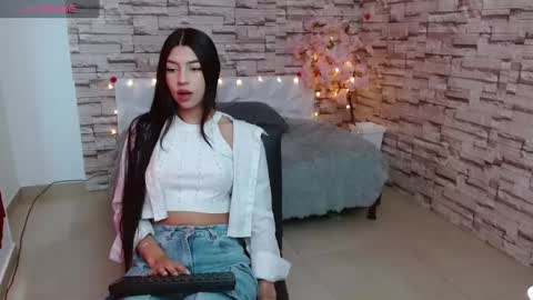 Snapshot of vanse_lust chatting on February 10, 8:00 pm Karuna online show from February 10, 8:00 pm
