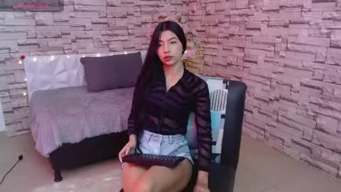 Snapshot of vanse_lust chatting on February 28, 7:35 pm Karuna online show from February 28, 7:35 pm