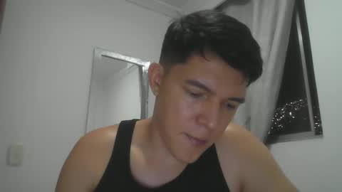 Snapshot of vanu_mansex chatting on March 4, 12:27 am Victor online show from March 4, 12:27 am