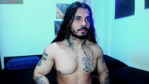 vanvelckan_ online show from January 18, 5:44 am