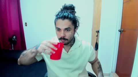 vanvelckan_ online show from July 21, 2:03 am