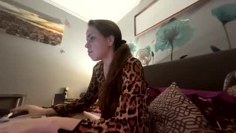 Snapshot of vaua089 chatting on October 3, 4:31 am vaua089 online show from October 3, 4:31 am