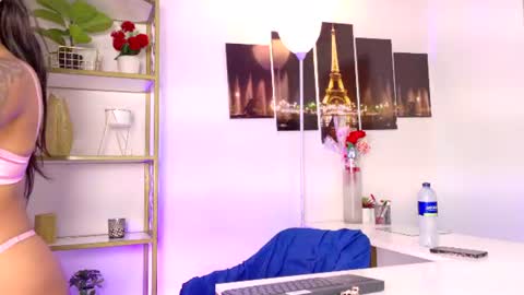 Snapshot of vaythiare_stone chatting on July 2, 8:04 pm Vaythiare online show from July 2, 8:04 pm