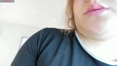 Vee Simons online show from December 1, 7:41 pm