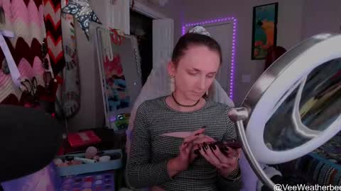 Violet Weatherbee online show from April 28, 12:53 am