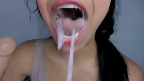 camila online show from April 3, 8:40 pm