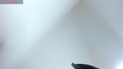 Snapshot of velez_isa chatting on February 12, 7:42 pm velez_isa online show from February 12, 7:42 pm