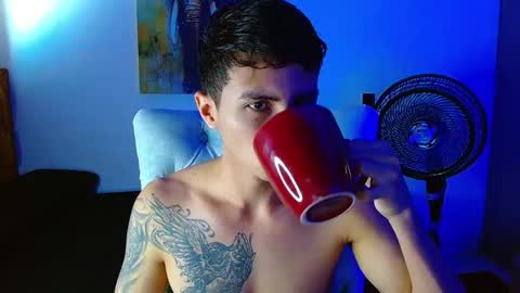 velk_hot1 online show from March 21, 1:26 pm