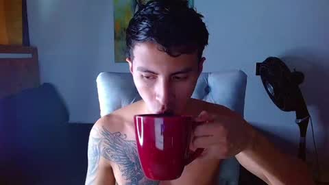 velk_hot1 online show from March 23, 12:53 pm