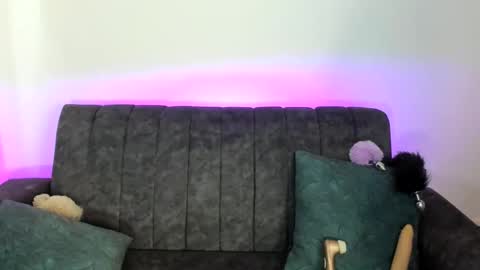 velmoon online show from December 5, 8:27 pm