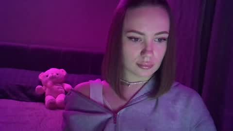 Snapshot of velour_myst chatting on June 9, 4:40 pm velour_myst online show from June 9, 4:40 pm