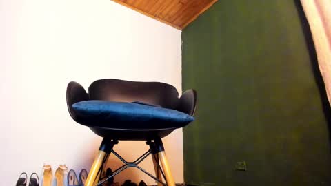 Sara online show from October 25, 11:43 pm