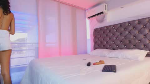 Barbie luna  online show from March 4, 7:20 pm