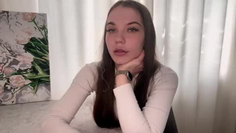 Snapshot of velvastedronsky chatting on May 14, 11:28 am Mila online show from May 14, 11:28 am
