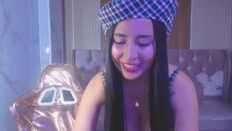 velvet_celeste_b online show from April 30, 12:33 pm