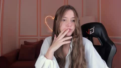 velvet_cherry online show from September 24, 4:32 pm