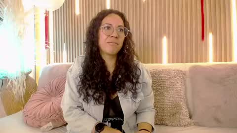 Emma Curly online show from May 25, 12:55 pm