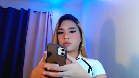 Snapshot of velvet_delux69 chatting on November 3, 12:39 pm velvet_delux69 online show from November 3, 12:39 pm