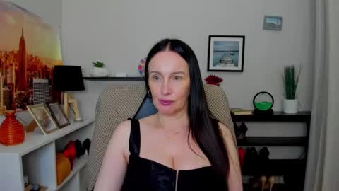 Jasmine online show from October 24, 5:42 pm