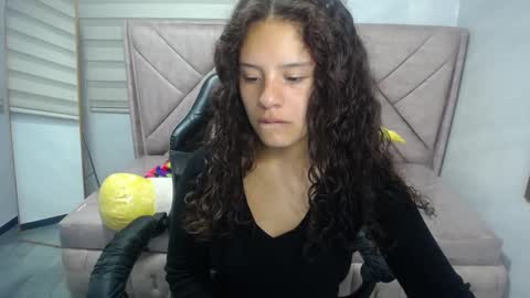 velvet_moon_v online show from September 11, 1:11 pm