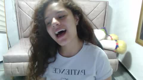 velvet_moon_v online show from October 27, 1:04 pm