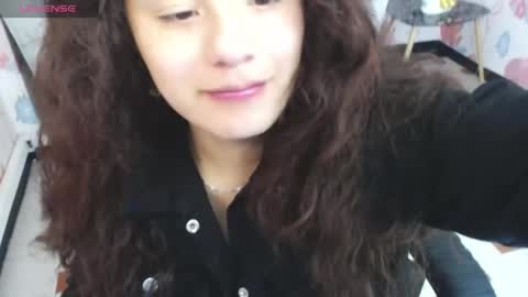 velvet_moon_v online show from April 1, 1:41 pm