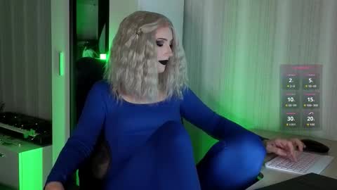 Violet online show from November 11, 10:15 am