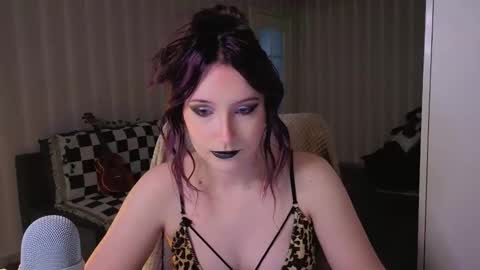 Violet online show from May 12, 12:46 pm