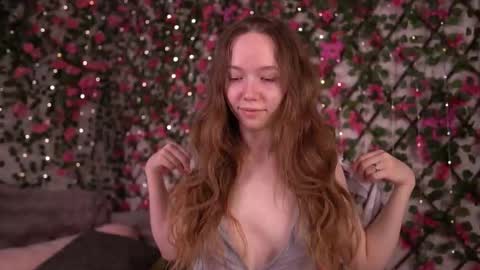 Polly online show from December 14, 6:12 pm