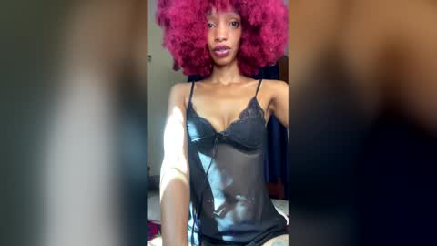 Snapshot of velvetbrownn chatting on April 2, 6:44 am velvetbrownn online show from April 2, 6:44 am