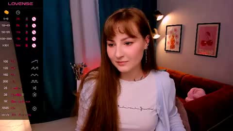 Mia online show from June 17, 9:01 am