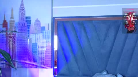 velvetfox_ online show from April 11, 8:35 pm