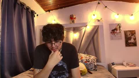 Snapshot of velvetkai_nom chatting on April 13, 2:28 am Kai 3 online show from April 13, 2:28 am