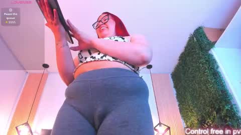 velvetscarlett online show from April 17, 1:03 pm