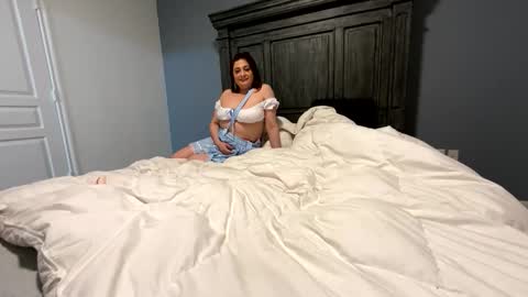 velvetsinner38 online show from April 24, 3:53 am