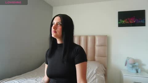 velvet online show from April 14, 8:59 pm