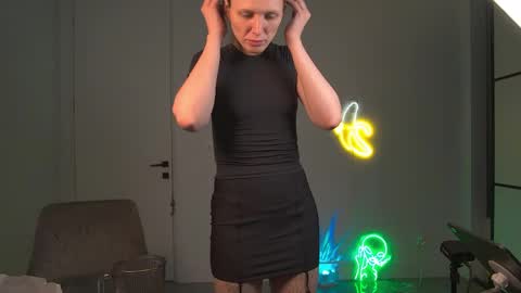 VelvetTGirl online show from April 8, 7:58 pm