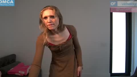 VelvetTGirl online show from May 15, 4:14 pm