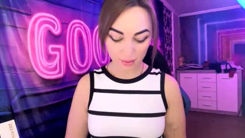 MERYEM online show from February 22, 1:42 pm