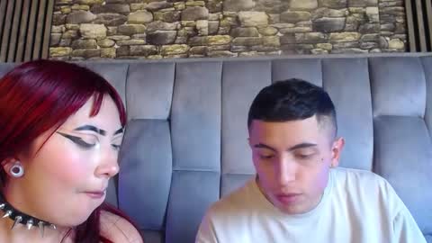 Snapshot of velvettwosome chatting on December 3, 4:39 pm Mia Kai online show from December 3, 4:39 pm