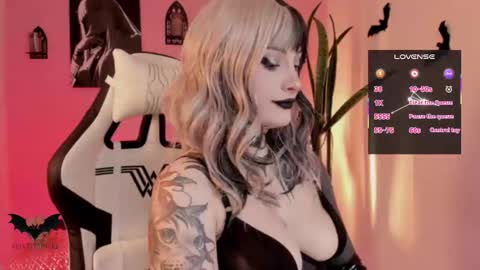 Snapshot of velvetvampire chatting on February 14, 11:45 pm Jess online show from February 14, 11:45 pm