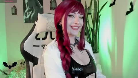 Snapshot of velvetvampire chatting on April 26, 4:32 am Jess online show from April 26, 4:32 am